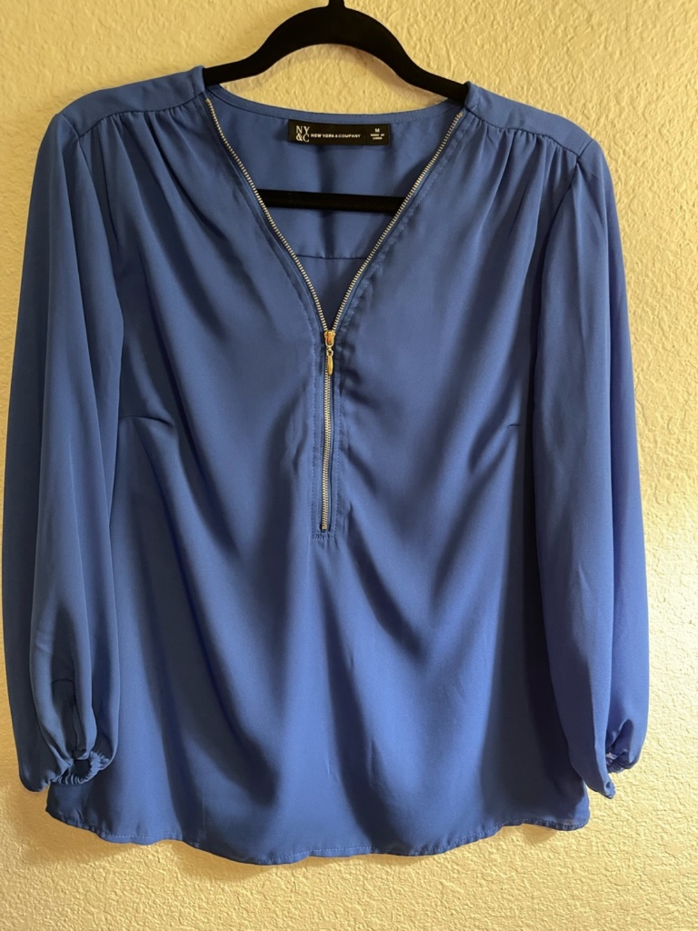 New York & Company Cornflower Blue Zip-Front Long Sleeve Blouse